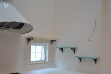 ���R�f�ނ̵��ް���݁E���ް�Ƌ�@�O�d���鎭�s�yCalmfurniture �ߓ��Ƌ�z�߲ݍނ̉����L�b�`��